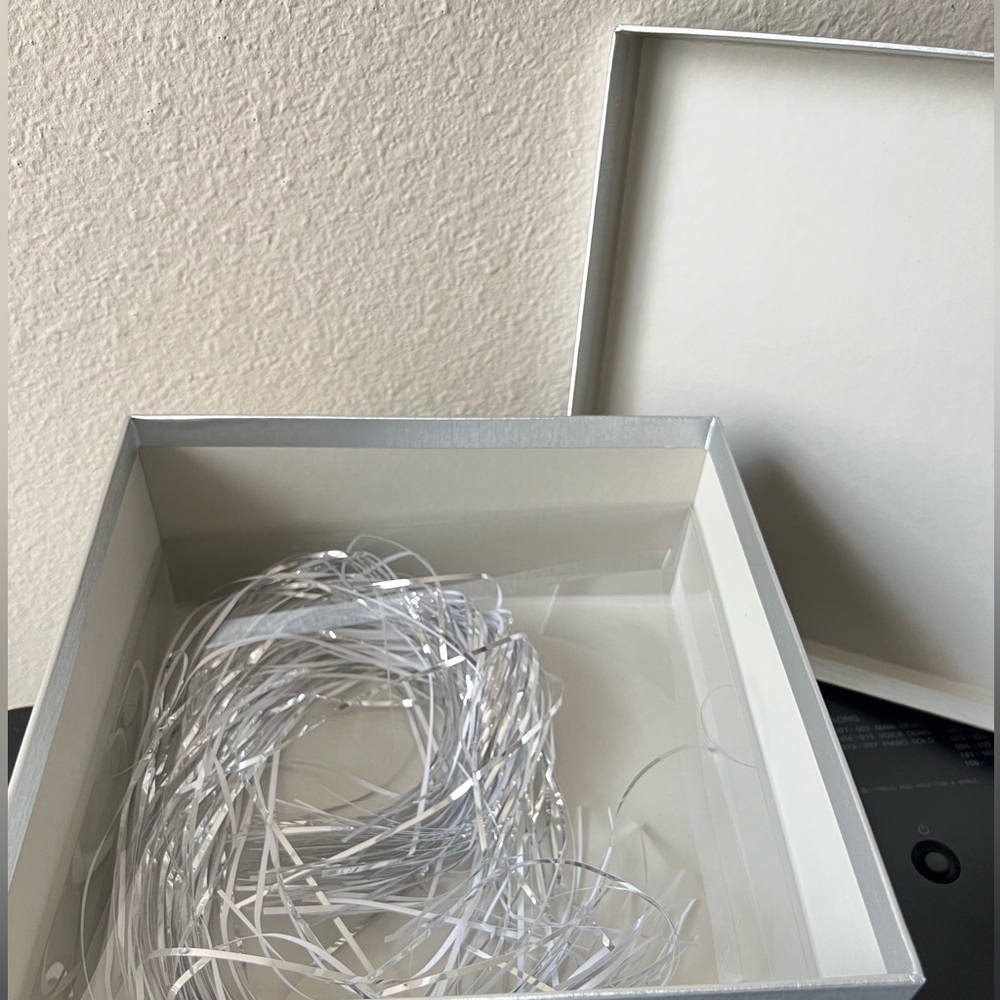 Macys Gift Box - Picture 2 of 5